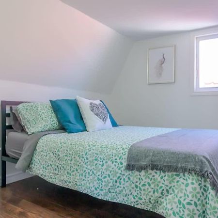 Amazing Location In Saint John 2 Bedroom Modern Parking New Exterior photo