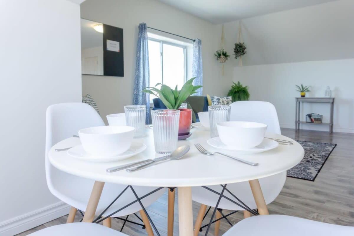 Amazing Location In Saint John 2 Bedroom Modern Parking New Exterior photo