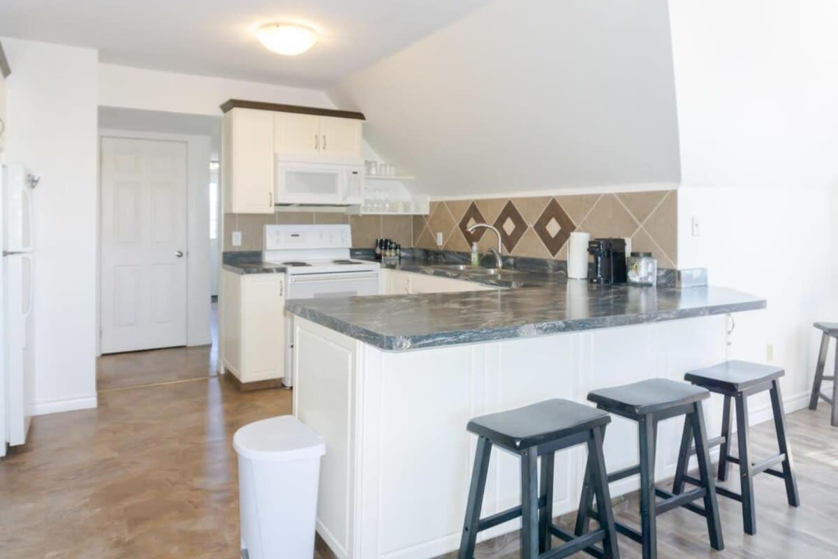Amazing Location In Saint John 2 Bedroom Modern Parking New Exterior photo