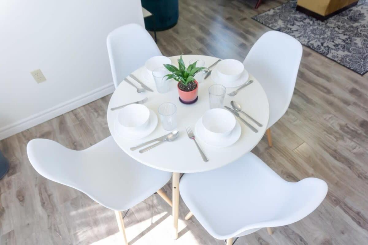 Amazing Location In Saint John 2 Bedroom Modern Parking New Exterior photo