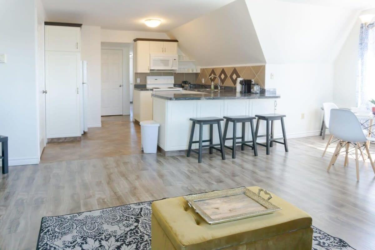 Amazing Location In Saint John 2 Bedroom Modern Parking New Exterior photo