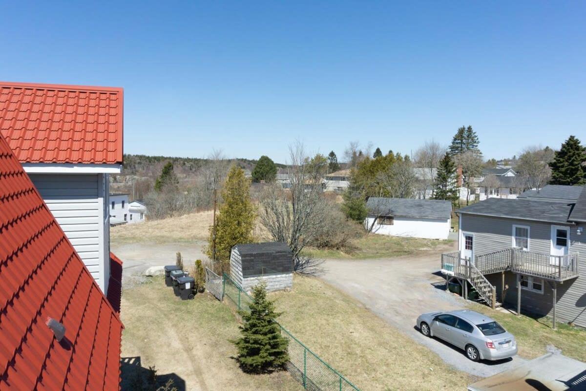 Amazing Location In Saint John 2 Bedroom Modern Parking New Exterior photo
